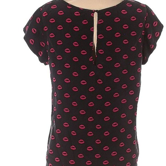 Joie Silk Short Sleeve Blouse - Lips Print Size S - Picture 2 of 2
